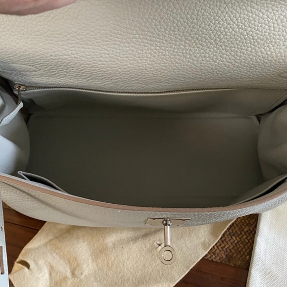 SOLD: Hermes Kelly 32 Gris Perle - Picture 8 of 11